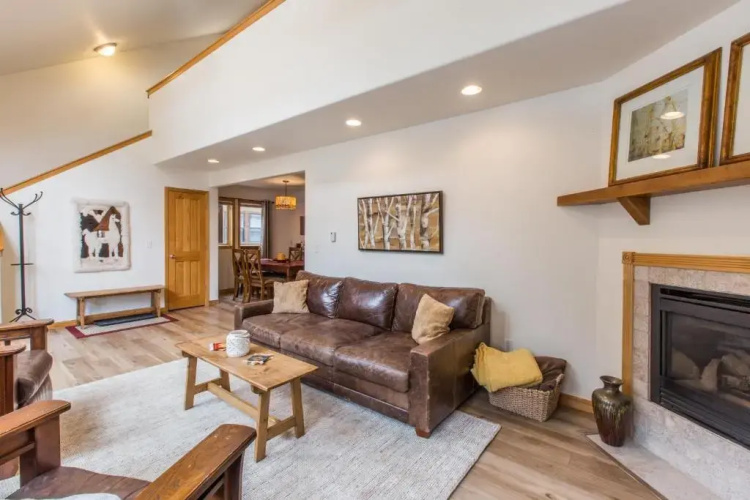 1490OAK Grandview Condo