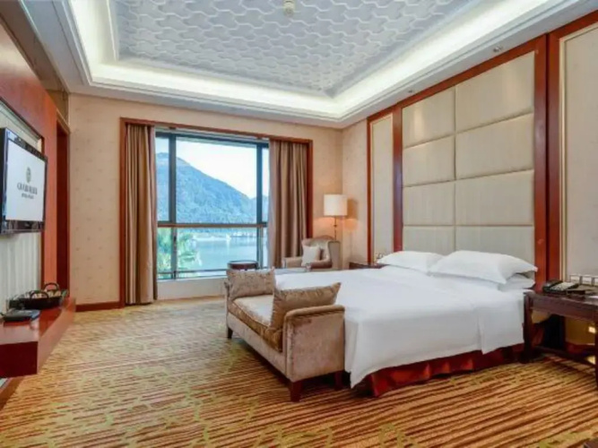 River & Holiday Hotel