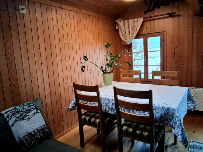 Lake View Chalet , Därligen