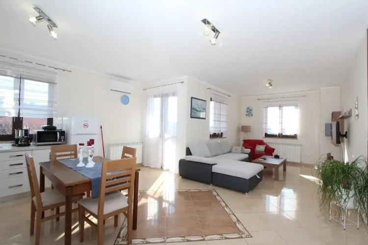 1 Bedroom Apartment with balcony