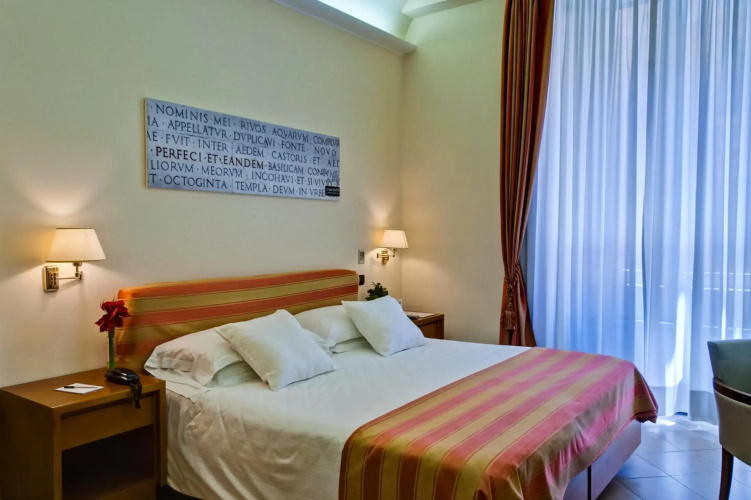 Crosti Hotel & Residence