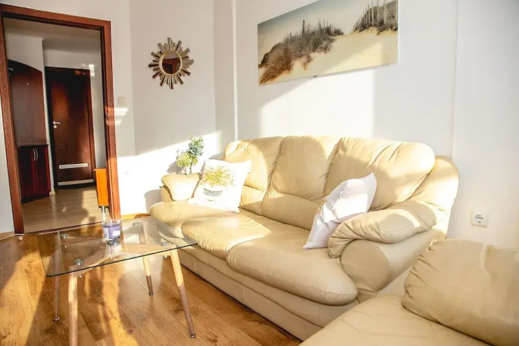 FM Premium 2-BDR Apartment - Top Centre