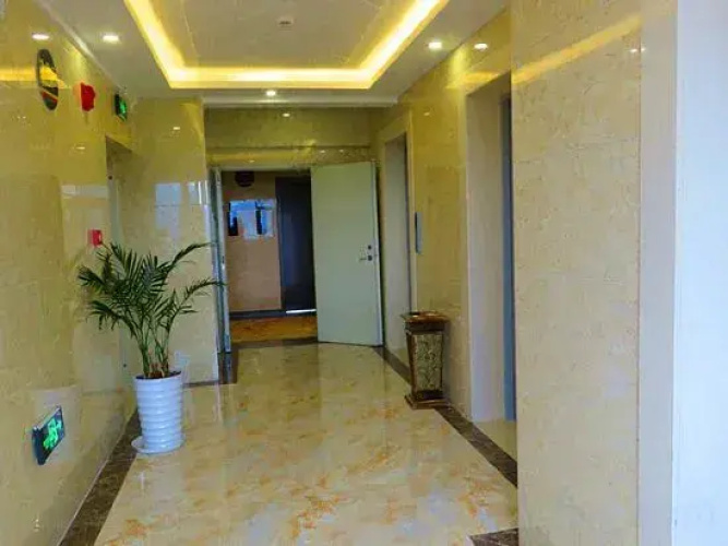 Super 8 Hotel Premier