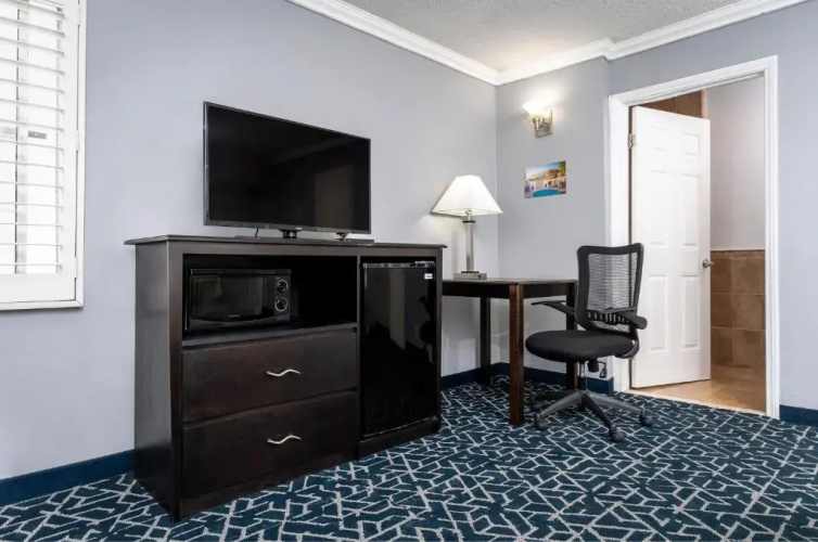 Hotel Hwood