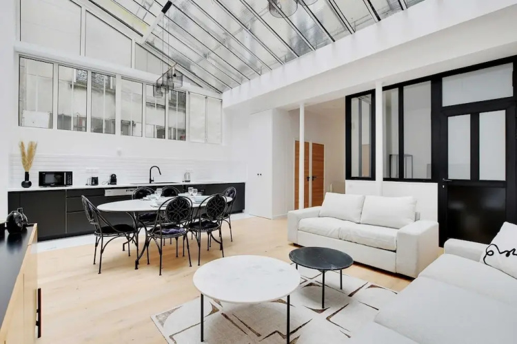 Authentique Apartment - 1br- 2P- Voltaire