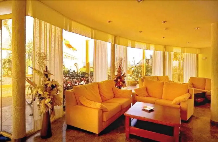 Gran Hotel Natura