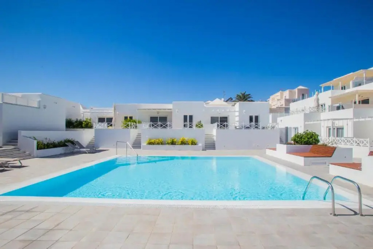 Flower Beach Suite 1