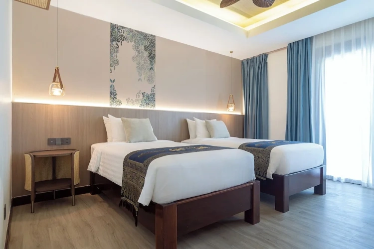 Deluxe Twin room with balcony and with pool view