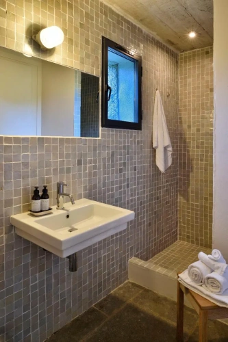 2 Bedrooms Villa
