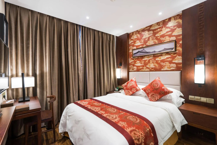 Redwall Hotel