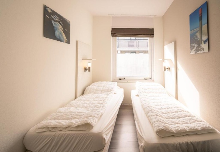 2 Bedrooms Apartment