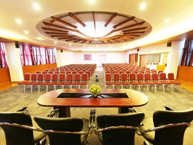 Hotel White Dammar