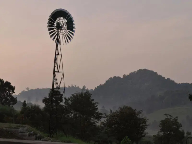 Dern Din Du Dao Resort