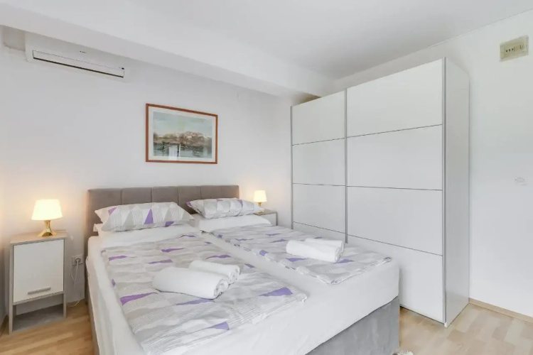 Apartment Dado