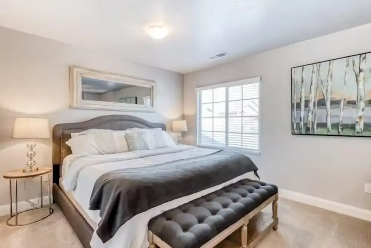 The Modern Villa - Pet Friendly 3 Bedroom Townhouse