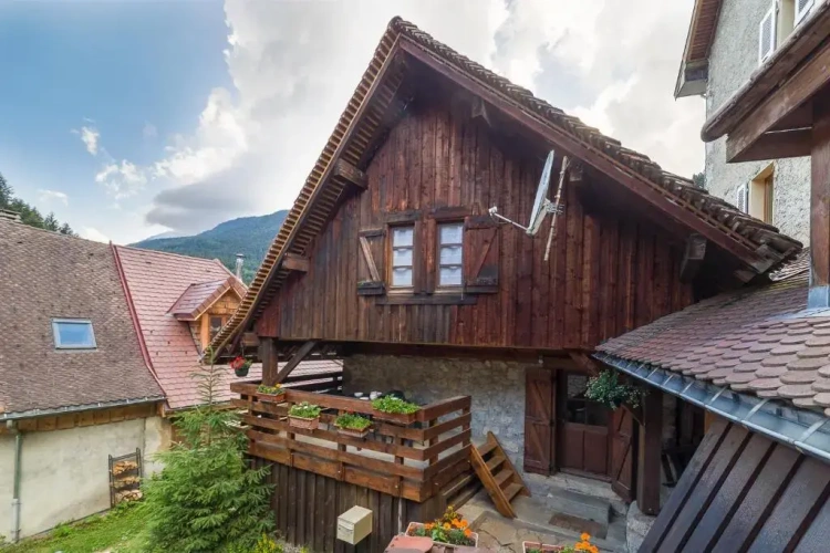 3 Bedrooms Cottage