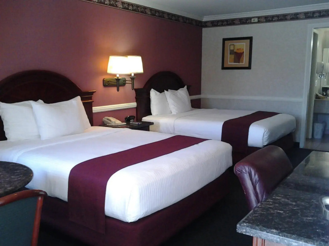 Dynasty Suites Hotel Riverside