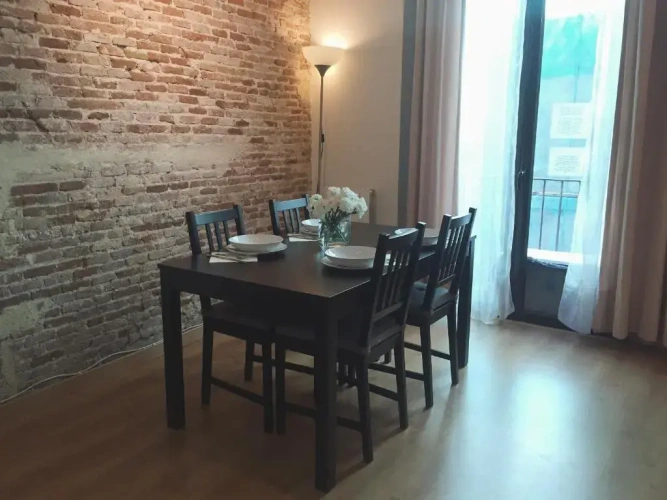 2 Bedrooms Apartment