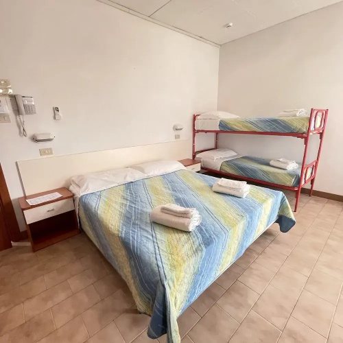 Hotel Moroni