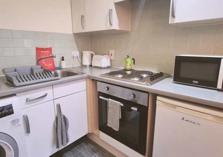 Stylish 1BR Flat Next to Hockley