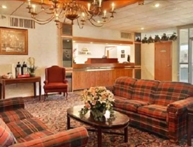 Macomb Inn