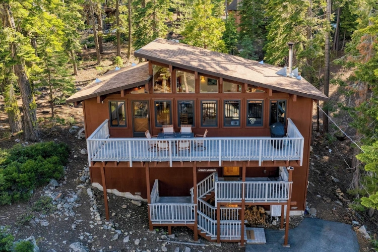 4 Bedrooms Cottage