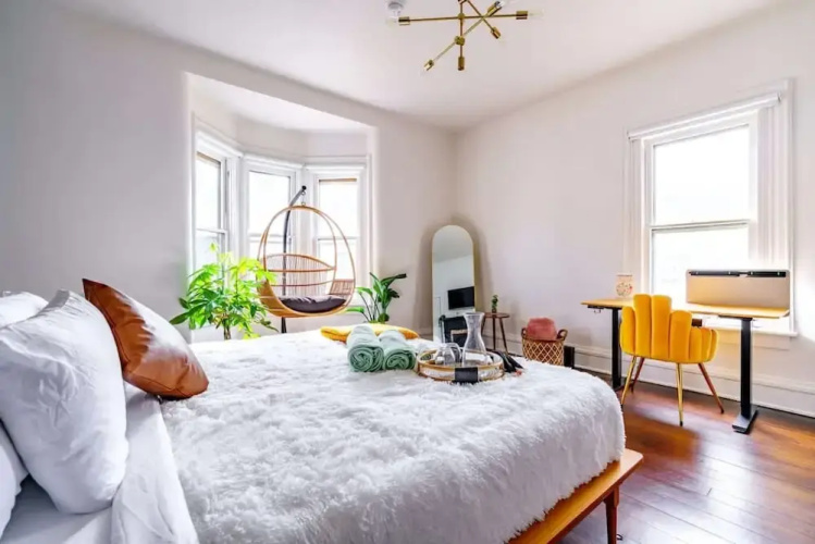 Prime Location Clean Top Rated Free Parking