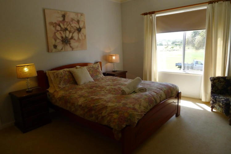 Beachpoint Cottage