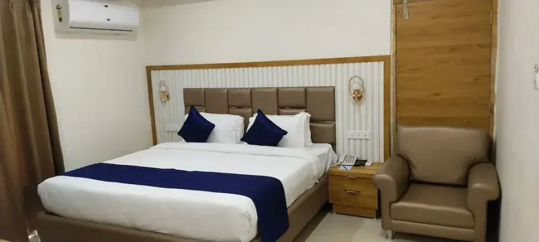 Eastin De Royale