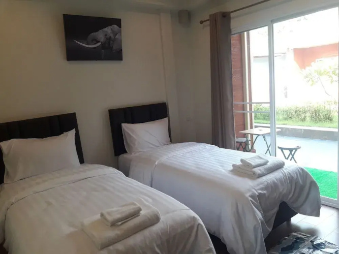 Phenwaree Amphawa Resort
