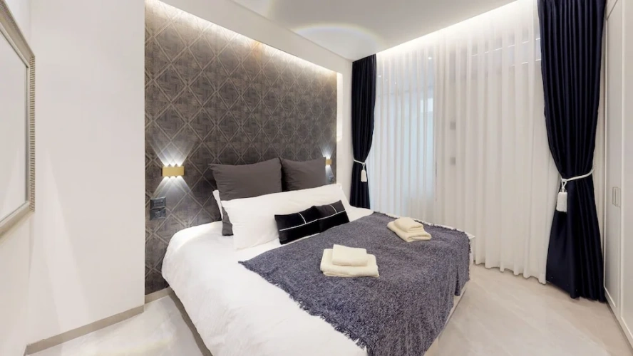 3 Bedrooms Apartment