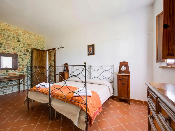 Typical Tuscan farmhouse with swimming pool and A/C