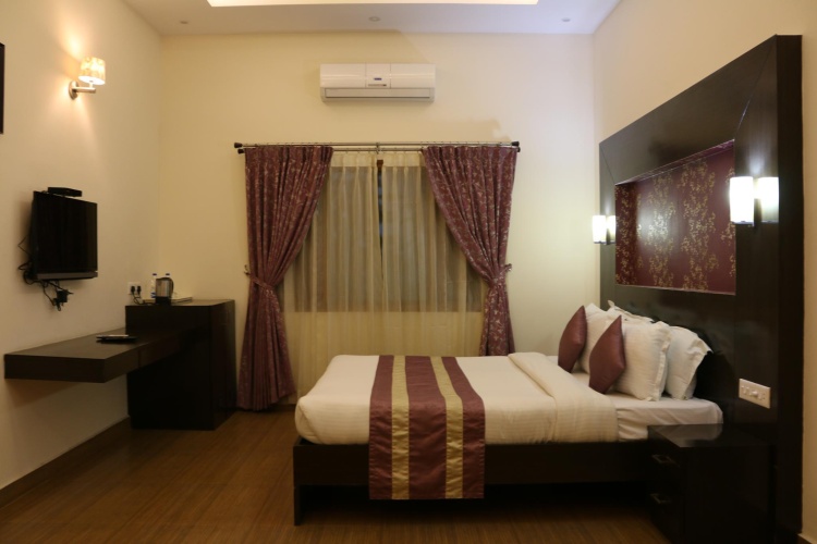 1 Bedroom Deluxe Double room with garden view