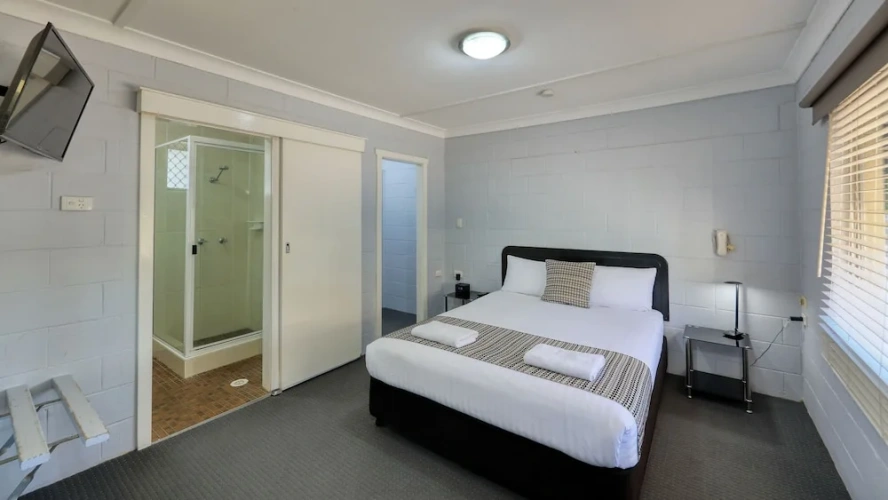2 Bedrooms Standard Family room