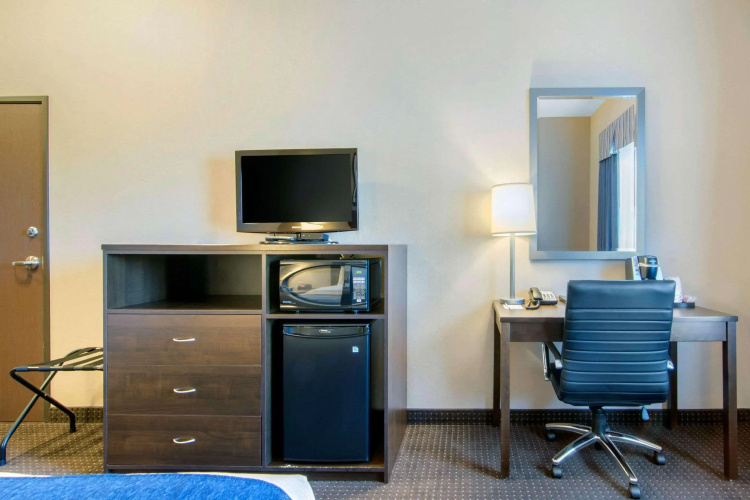 Comfort Inn & Suites
