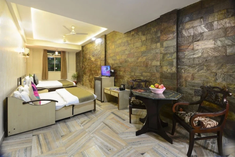 Standard Quadruple Family room