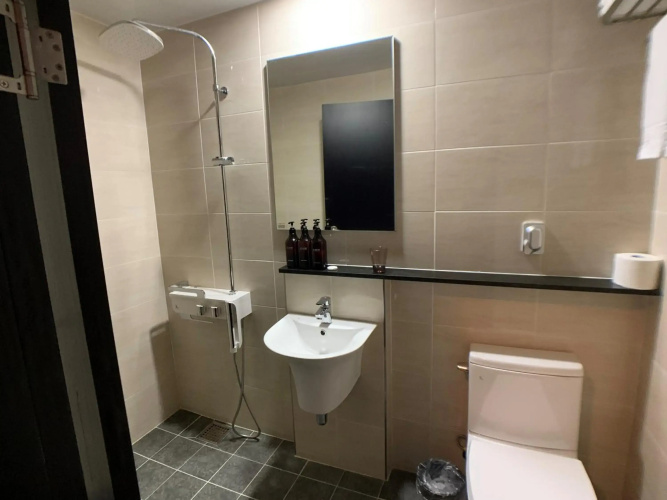 Renaissance Hotel - Hostel