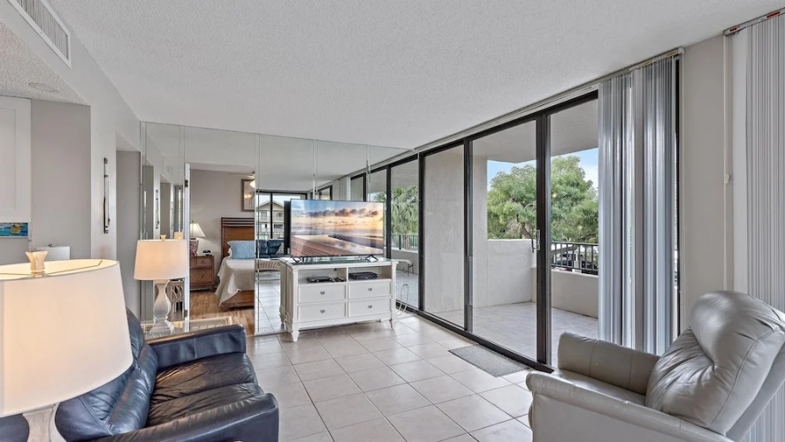 Hawk's Sea Nest 2 Bedroom Condo by RedAwning