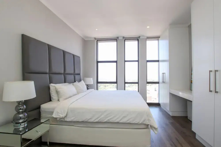 Sandton Smart Apartment Eleven