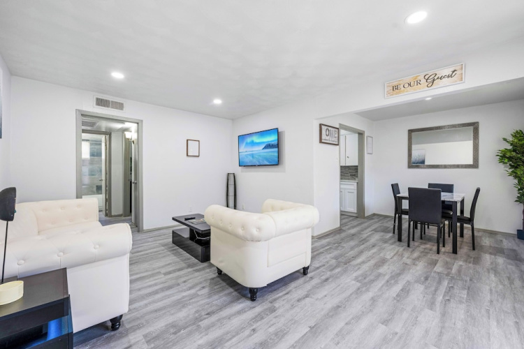 Leandro Apartments