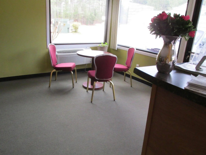 High Falls Inn and Suites