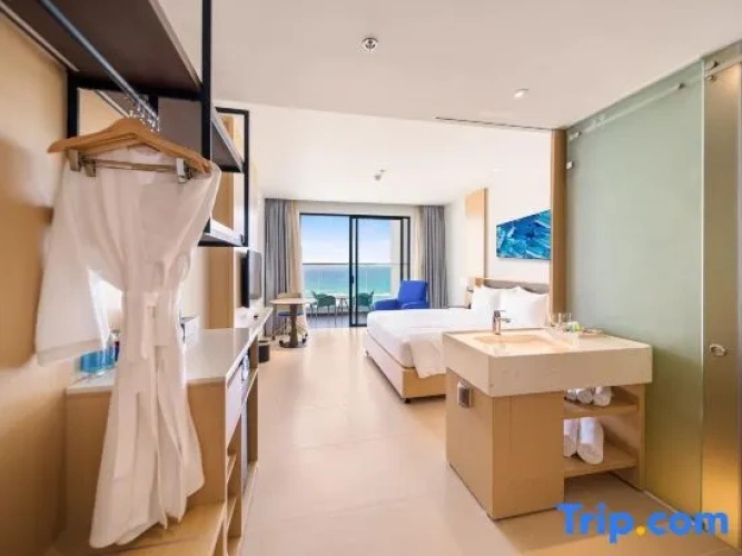 Premier Double room with balcony and with city view