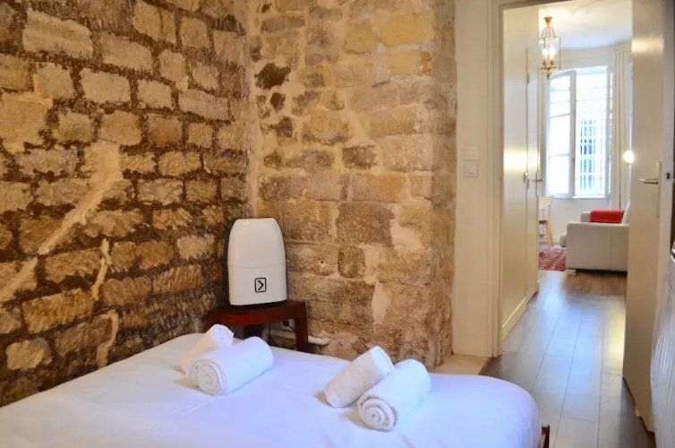 1 Bedroom Flat In Central Marais