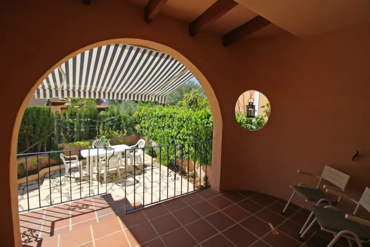 3 Bedrooms Cottage