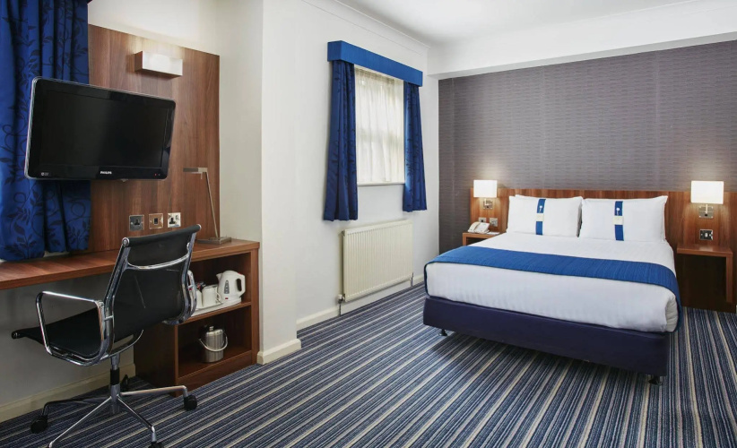Holiday Inn Express London - Victoria photo 12
