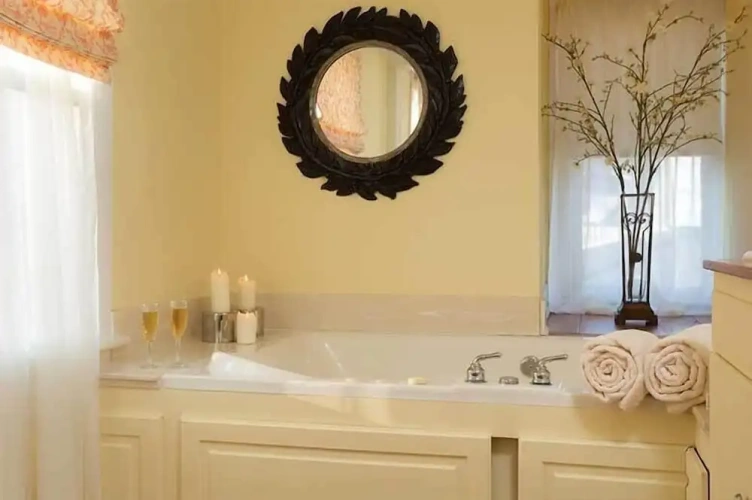 Double Suite with courtyard view