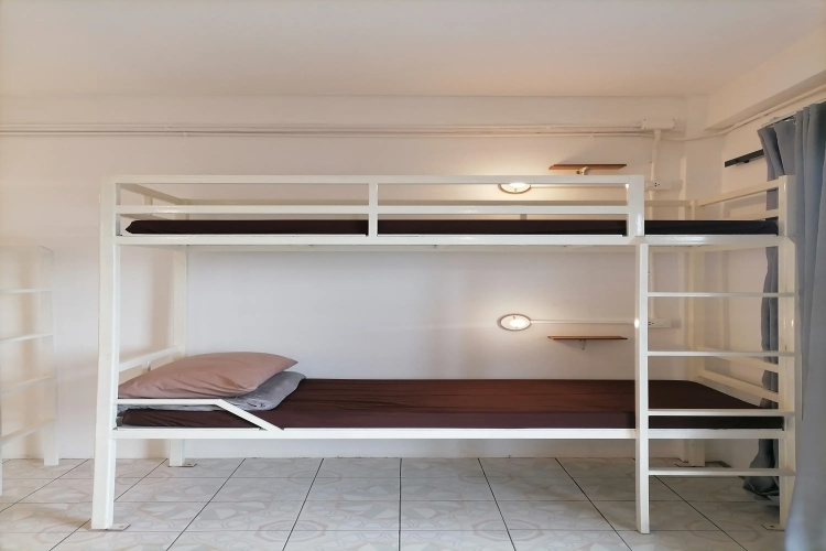 8 Sleepers Street Hostel