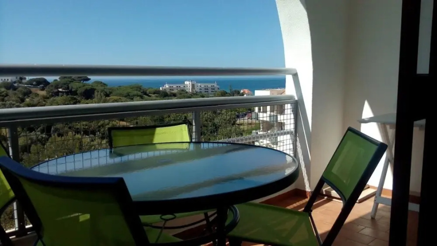 Charming and Spacious 1-bed Apartment in Albufeira