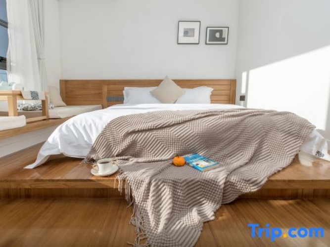Standard room with mountain view
