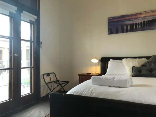 1 Bedroom Deluxe room with land view